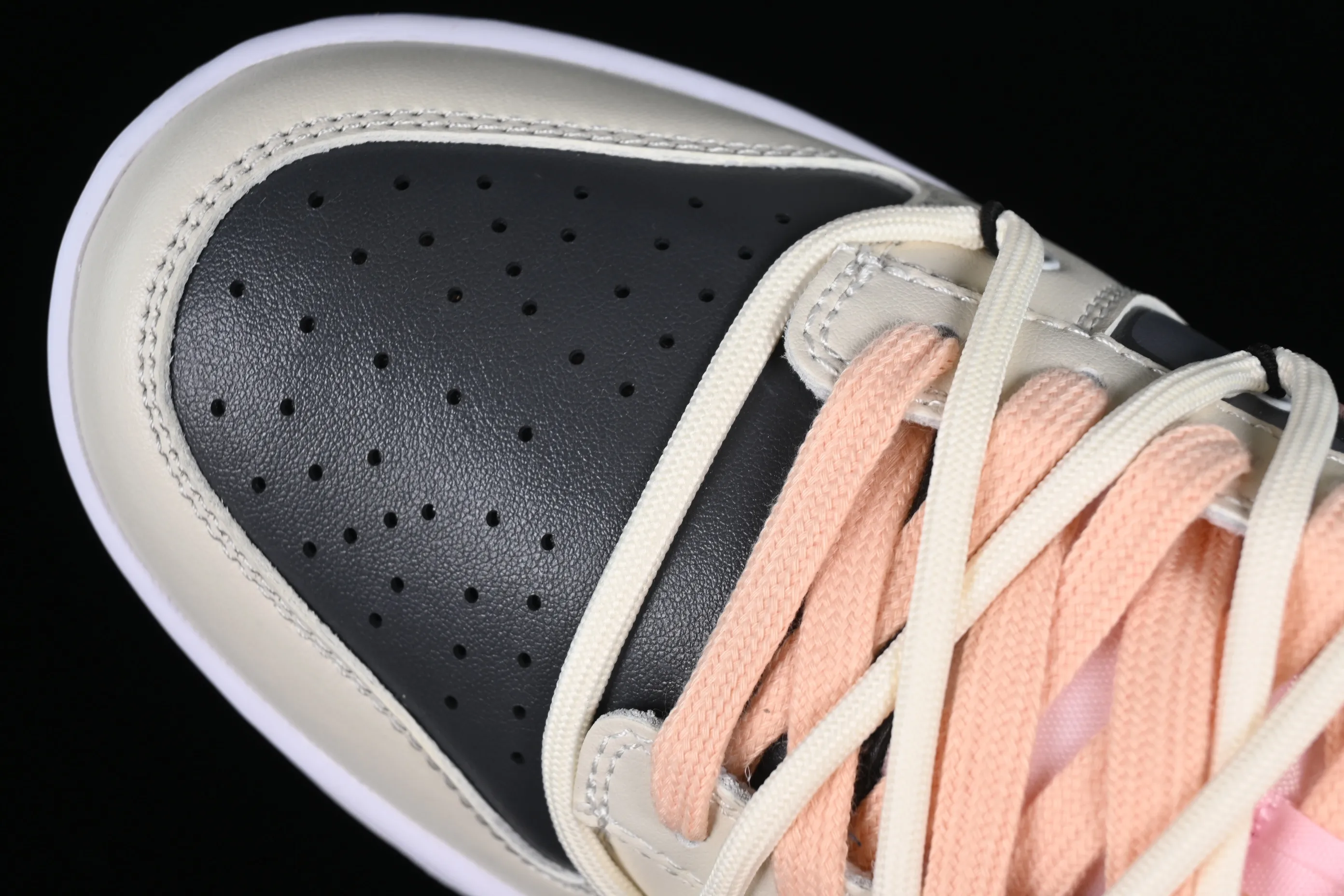 All Categories Nk SB Dunk Series Nk SB Dunk Low Low-top Sneakers Nk Dunk Low Panda Prank-Summer Theme Pink Lover Smoked Cappuccino SB Strappy Low-top Casual Sneakers FD1232-002
